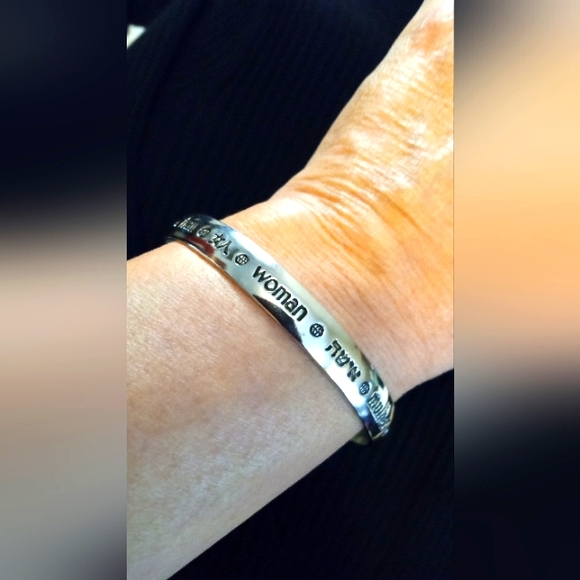 Silver Bangle Bracelet - Picture 1 of 3